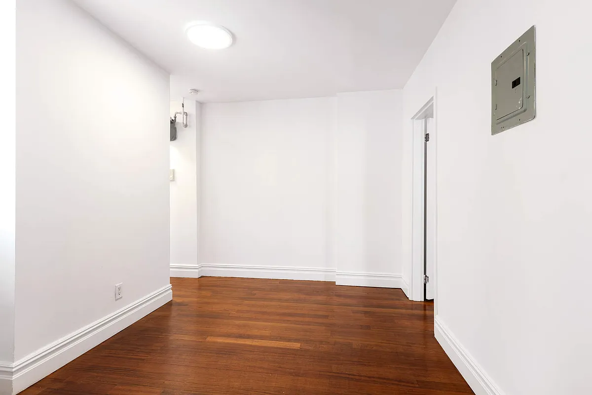214 East 82nd Street, Unit 14 Manhattan, NY 10028 - Photo 2 of 6