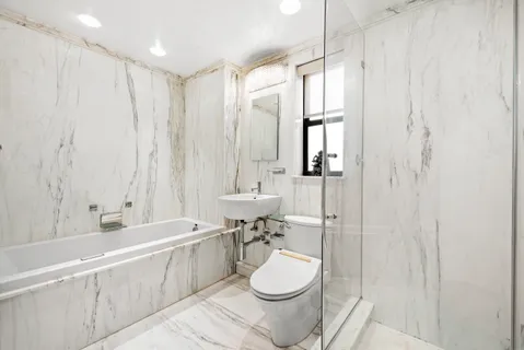 $720,000 | 339 East 58th Street, Unit 9A | Sutton Place