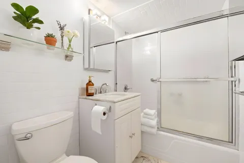 $2,500,000 | 24 Central Park South, Unit 11W | Central Park South