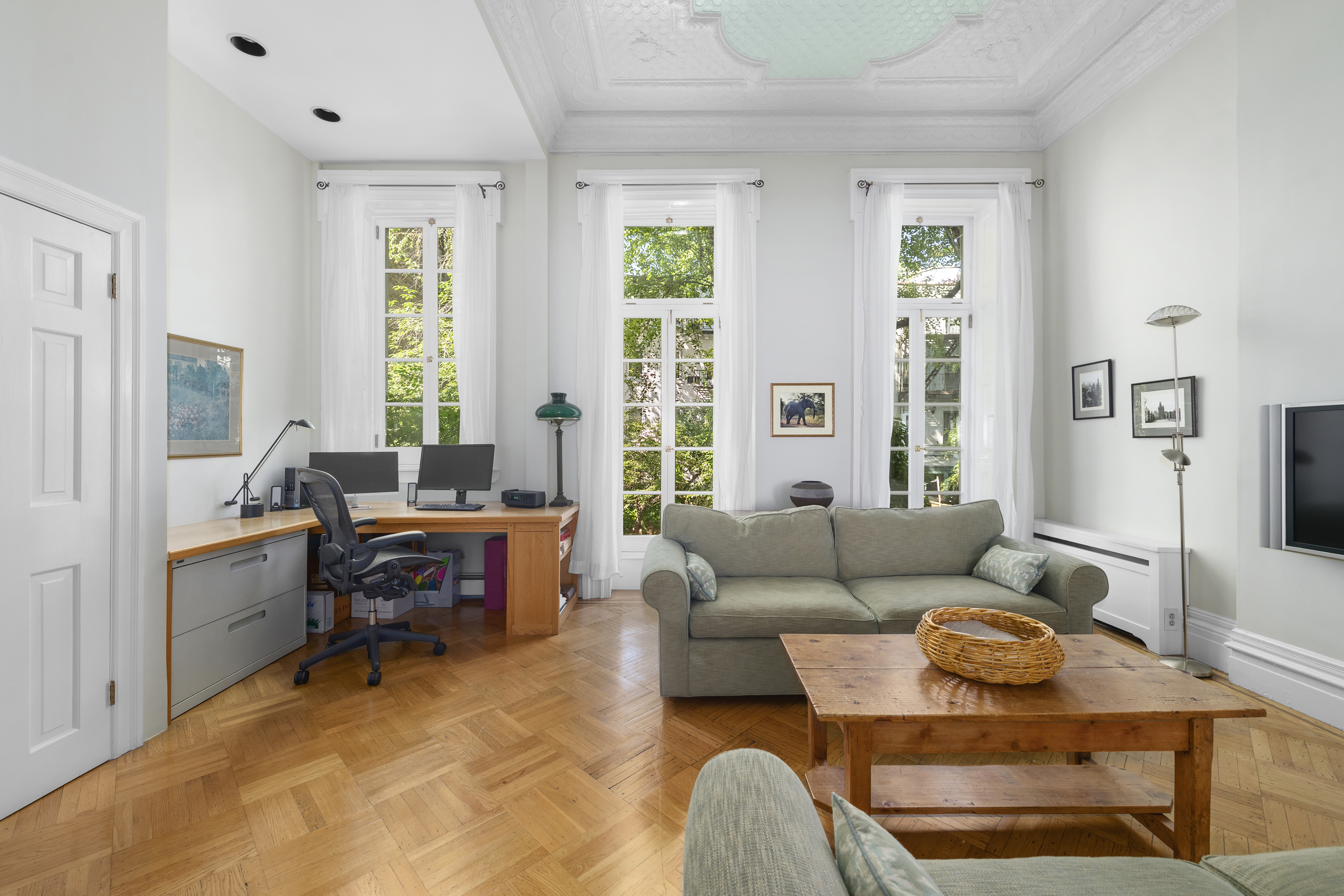 335 East 18th Street Manhattan, NY 10003 - Photo 2 of 21