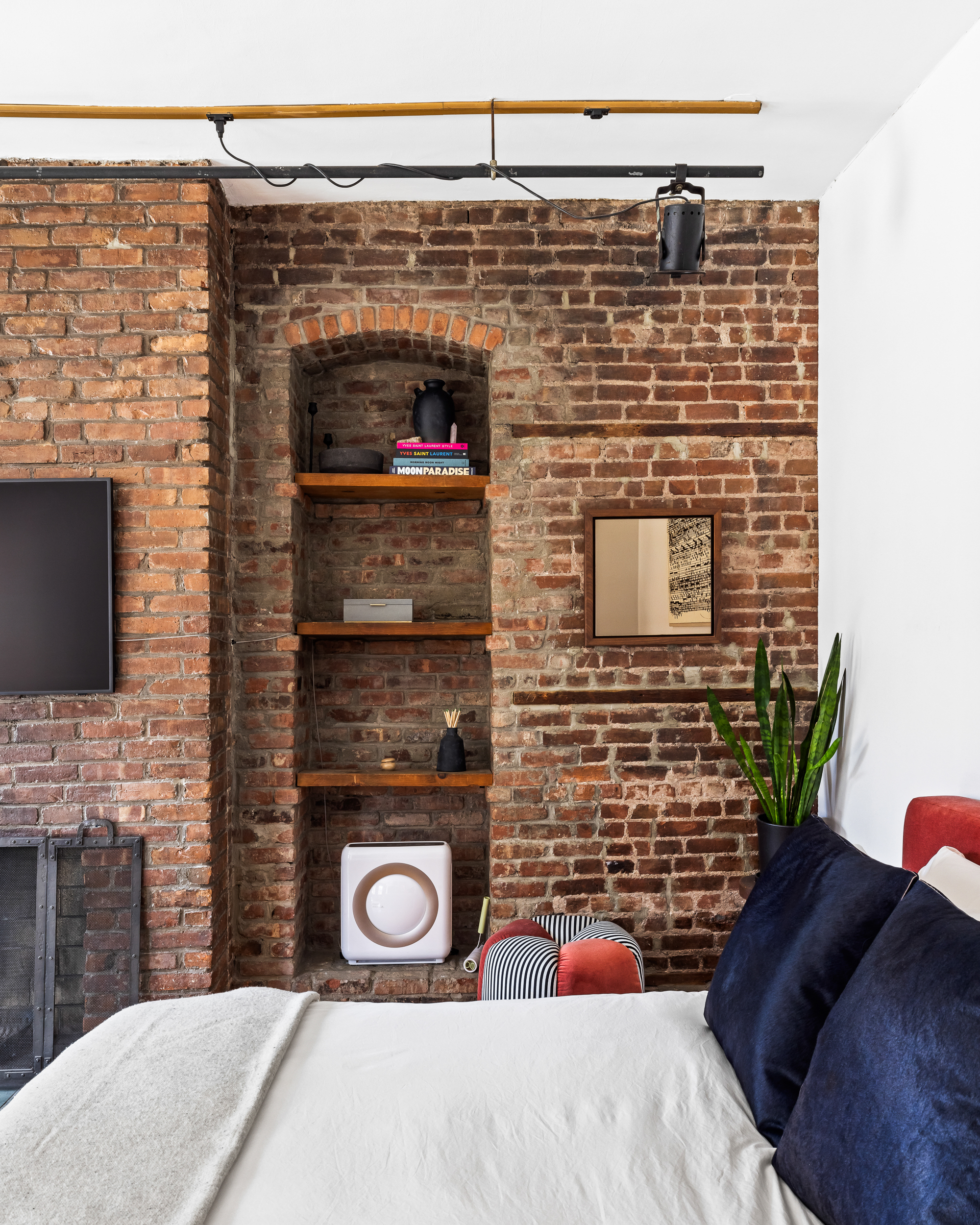 31 8th Avenue, Unit 1 Manhattan, NY 10014 - Photo 8 of 10 a view of barbecue area