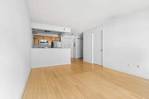 $720,000 | 516 West 47th Street, Unit S3E | Hell's Kitchen