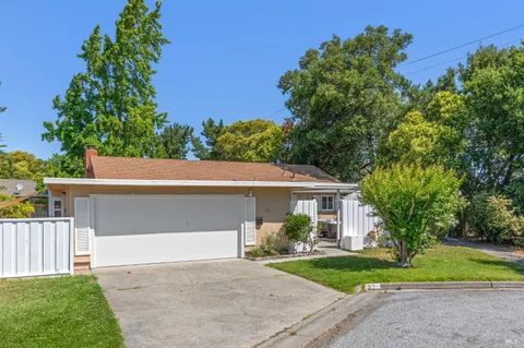 $639,000 | 27 Temelec Circle, Sonoma, CA 95476