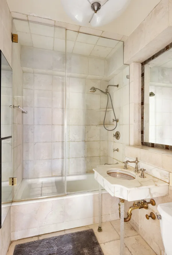 $2,095,000 | 11 5th Avenue, Unit 20N | Greenwich Village