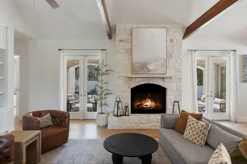 $1,399,000 | 22 Autumn Oaks Drive, Austin, TX 78738