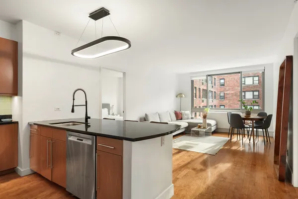 $650,000 | 242 East 25th Street, Unit 3A | Kips Bay