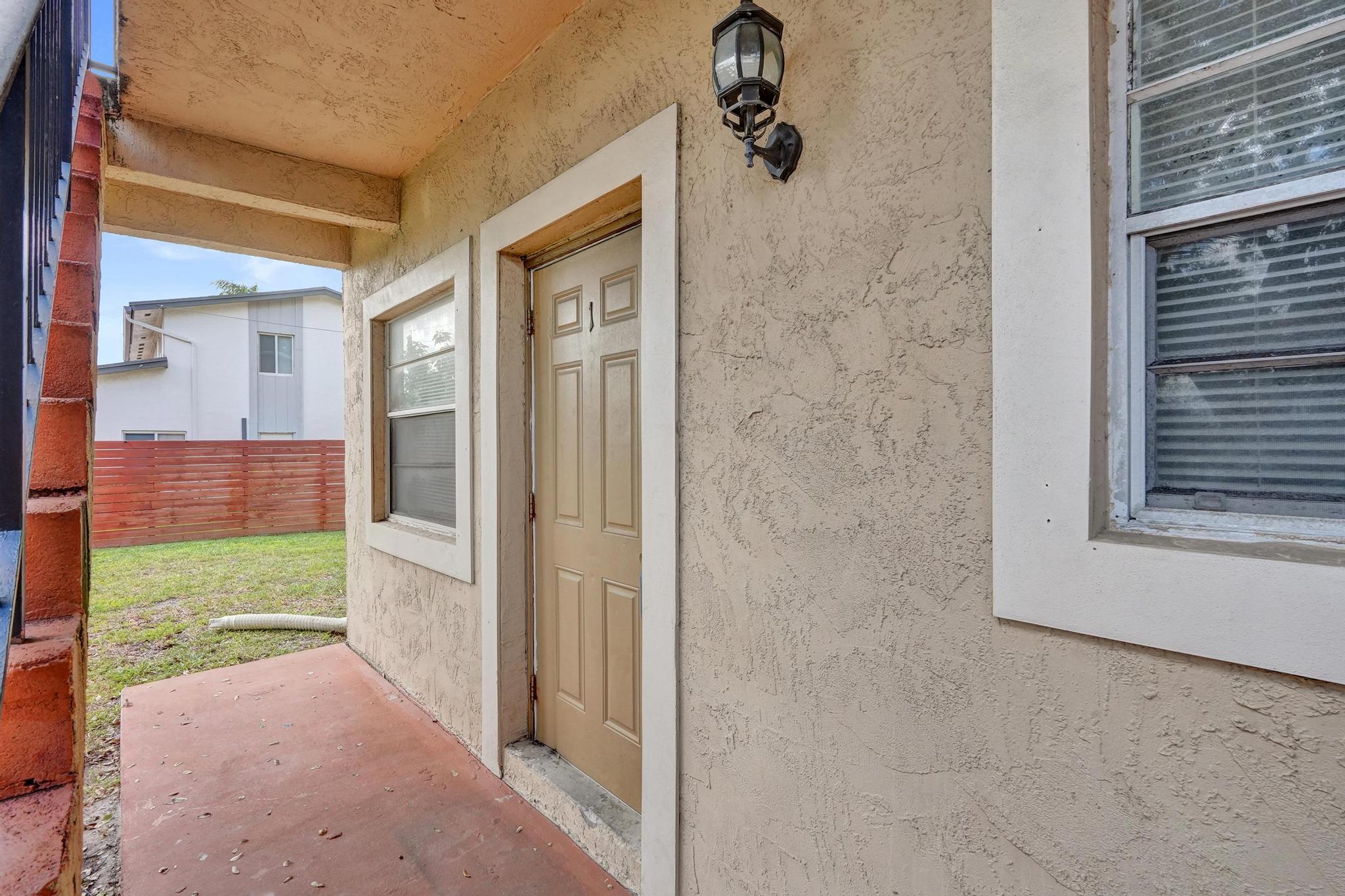 1101 Prospect Road Fort Lauderdale, FL 33309 - Photo 2 of 34 a view of a bathroom with a tub and shower