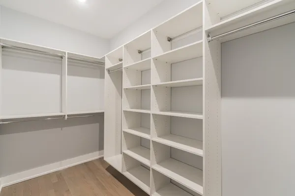 $739,900 | 731 West 17th Street, Unit 1E, Chicago, IL 60616