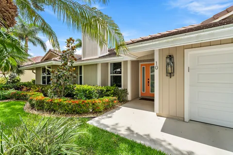 $1,200,000 | 10 Bentwood Road, Palm Beach Gardens, FL 33418