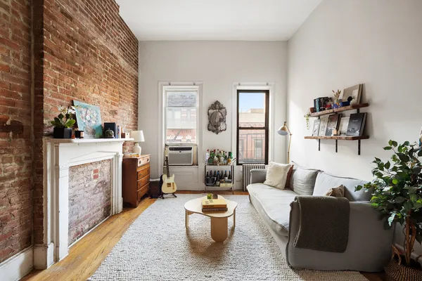 $525,000 | 147 Sullivan Street, Unit 5C | SoHo