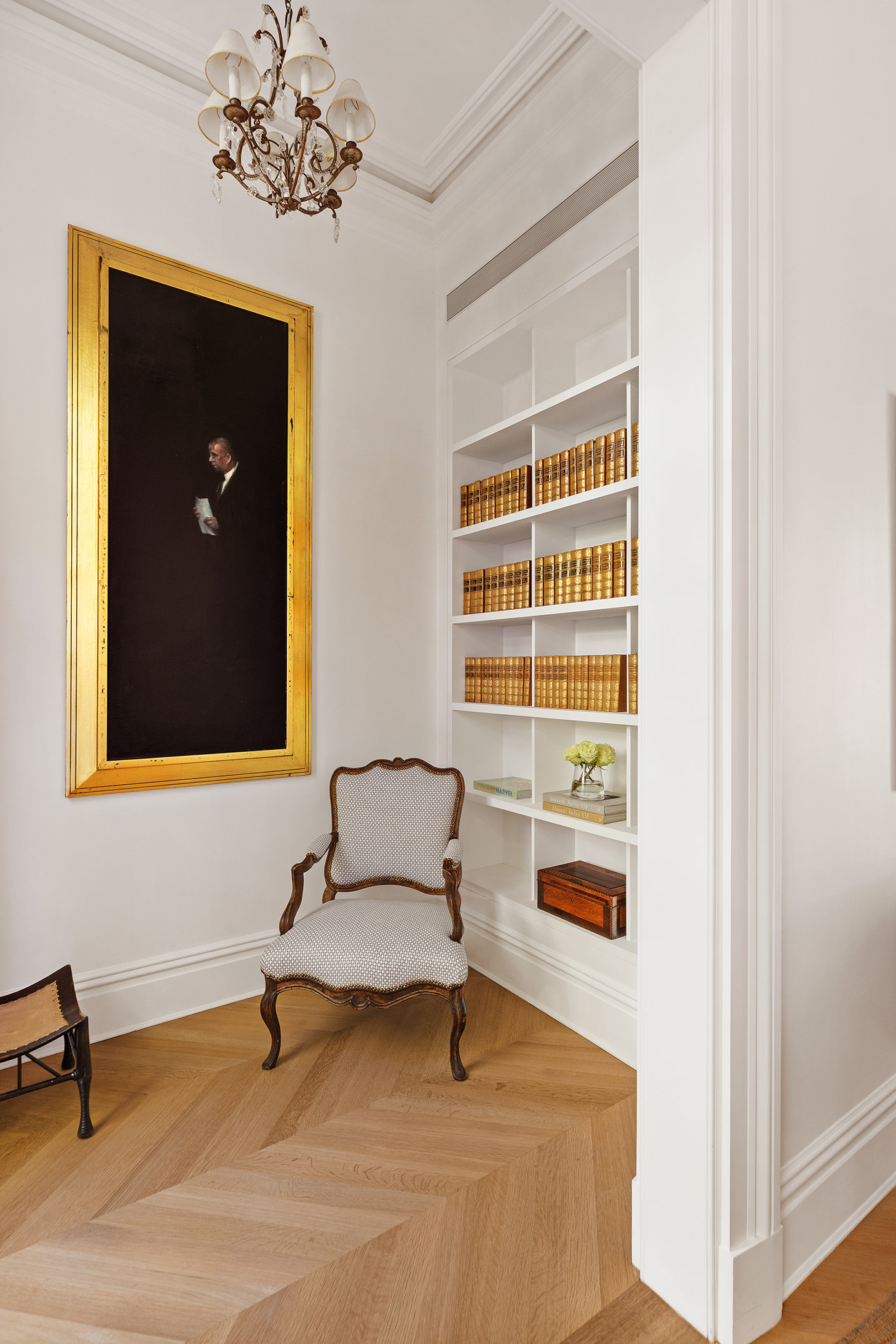 55 West 9th Street Manhattan, NY 10011 - Photo 4 of 20 a bedroom with a bed and a window