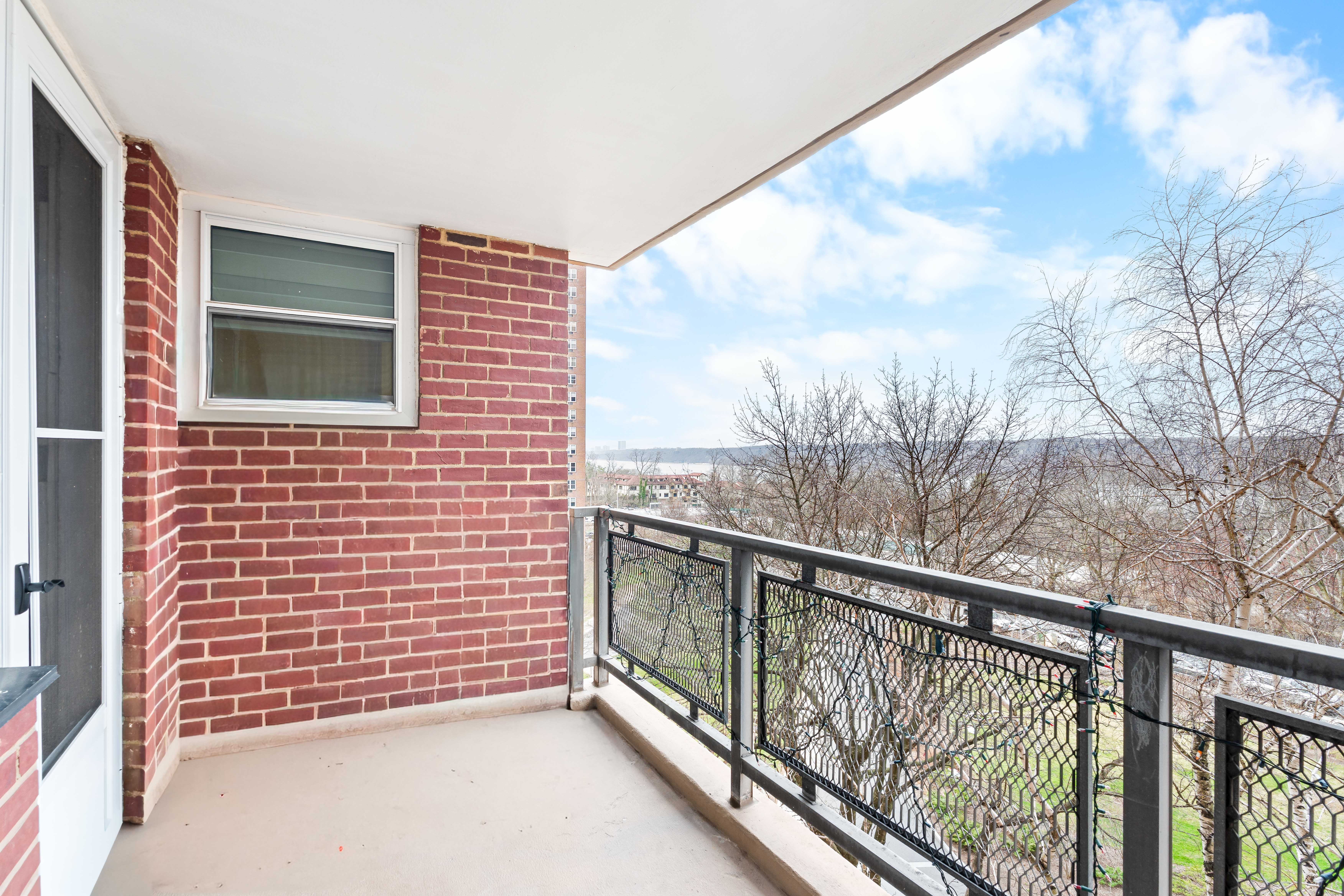 5800 Arlington Avenue, Unit 6L Bronx, NY 10471 - Photo 3 of 19 a view of balcony