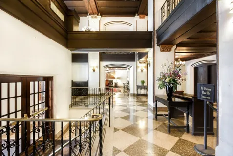 $395,000 | 320 East 42nd Street, Unit 707 | Murray Hill