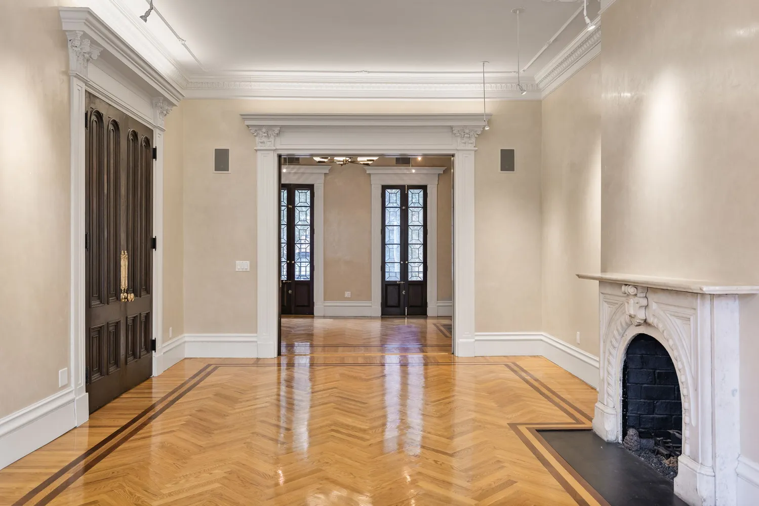 $2,650,000 | 22 Worcester Square, Unit 1, Boston, MA 02118