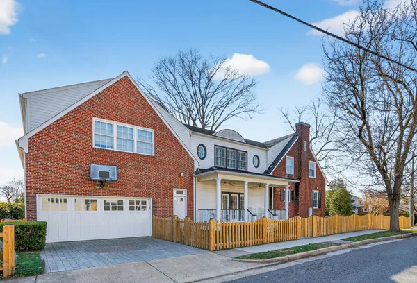 $2,295,000 | 600 Upland Place, Alexandria, VA 22301