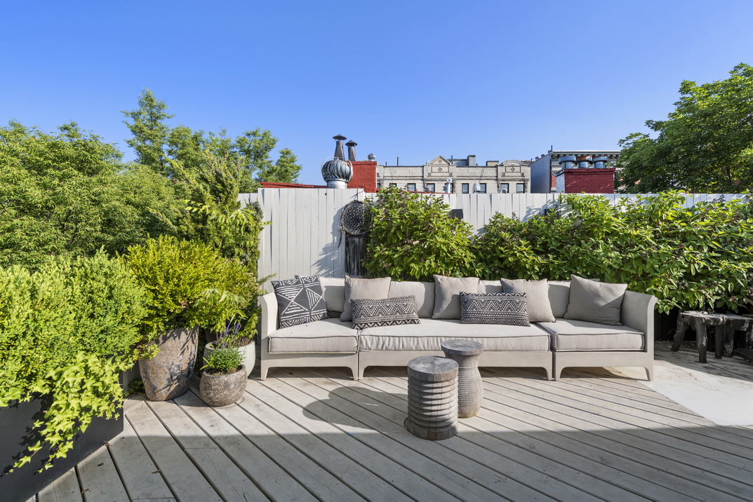 392 Bleecker Street Manhattan, NY 10014 - Photo 2 of 16