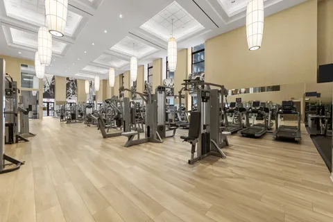 $529,000 | 20 West Street, Unit 41D | Financial District