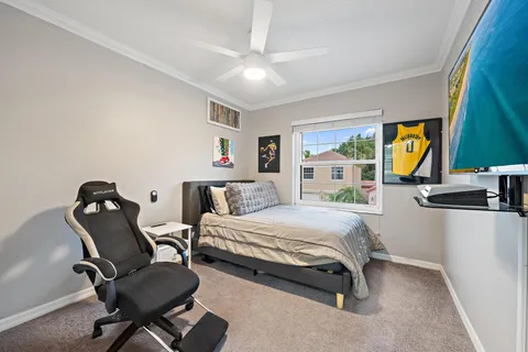 $400,000 | 1088 Via Jardin, Palm Beach Gardens, FL 33418