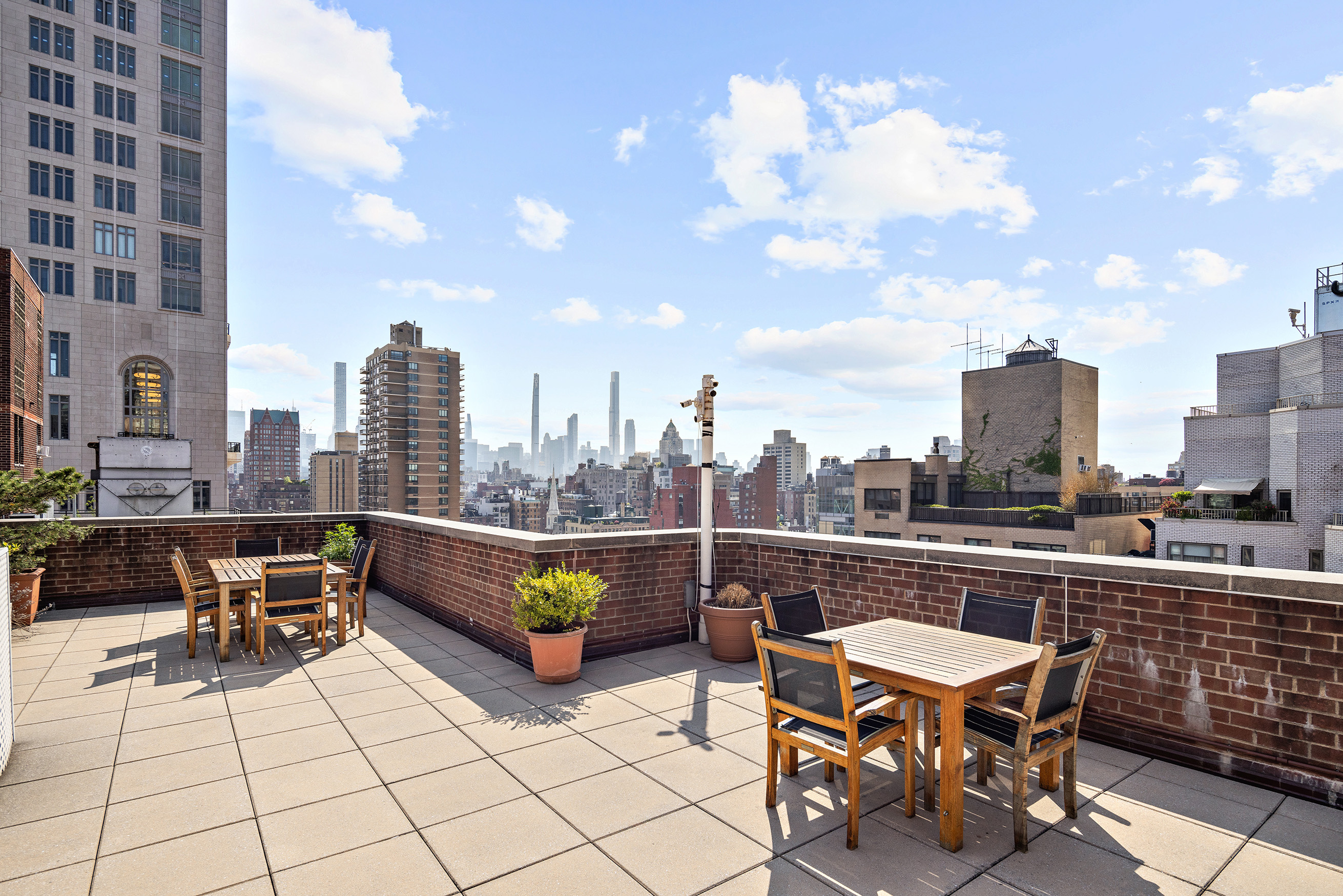 200 East 84th Street, Unit 12A Manhattan, NY 10028 - Photo 9 of 12