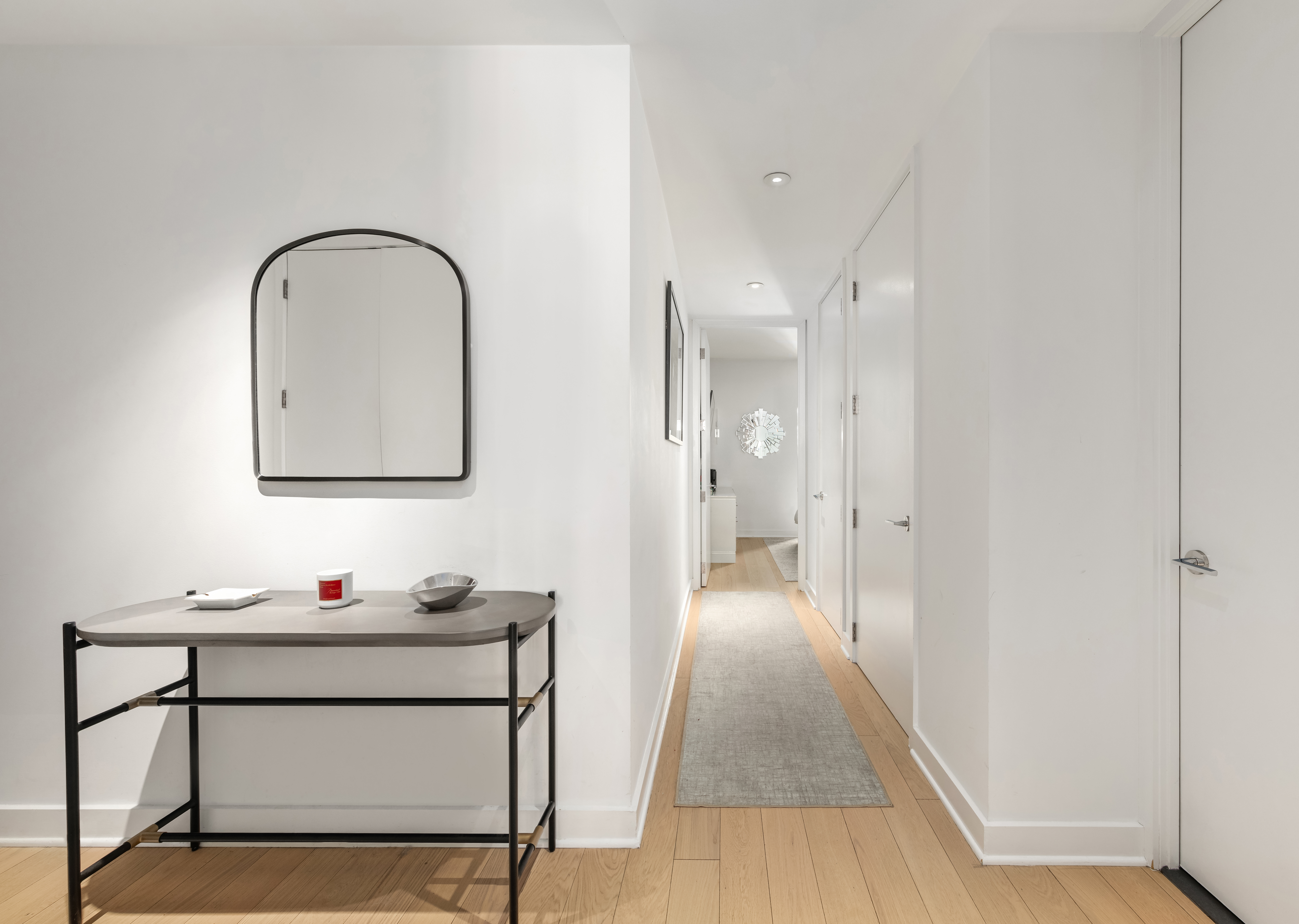 160 East 22nd Street, Unit 3A Manhattan, NY 10010 - Photo 6 of 7 a very nice looking room with a bench