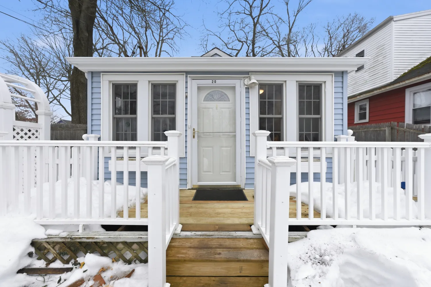 $400,000 | 20 Bristol Street, Huntington, NY 11743