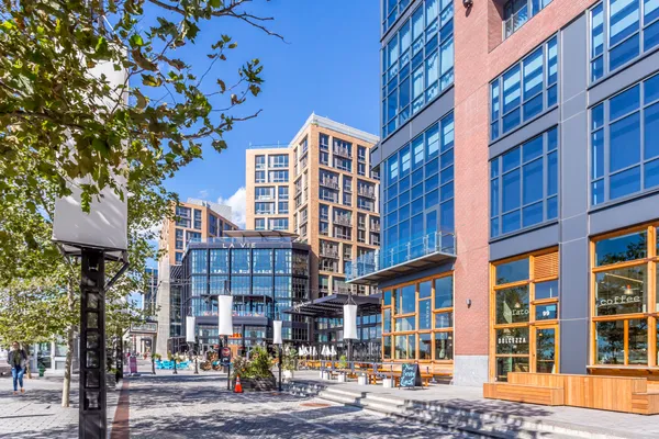 $1,100,000 | 500 H Street Southwest, Washington, DC 20024