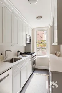 $1,825,000 | 59 West 12th Street, Unit 4H | Greenwich Village