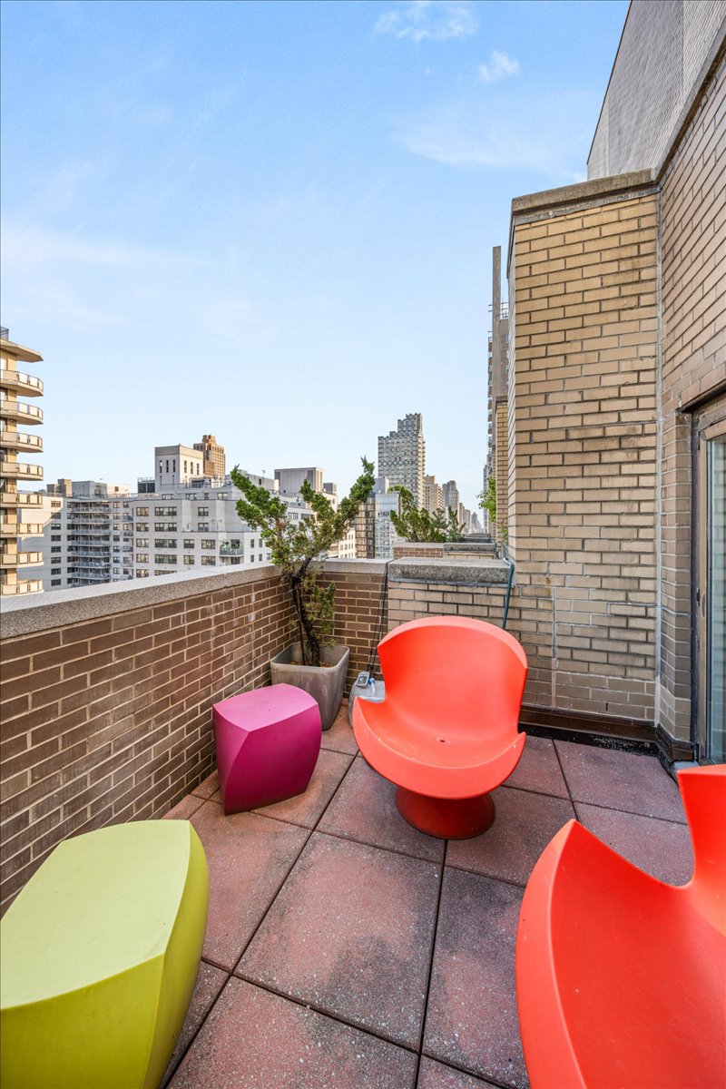 245 East 87th Street, Unit PH Manhattan, NY 10128 - Photo 17 of 21 Gallery Image 17