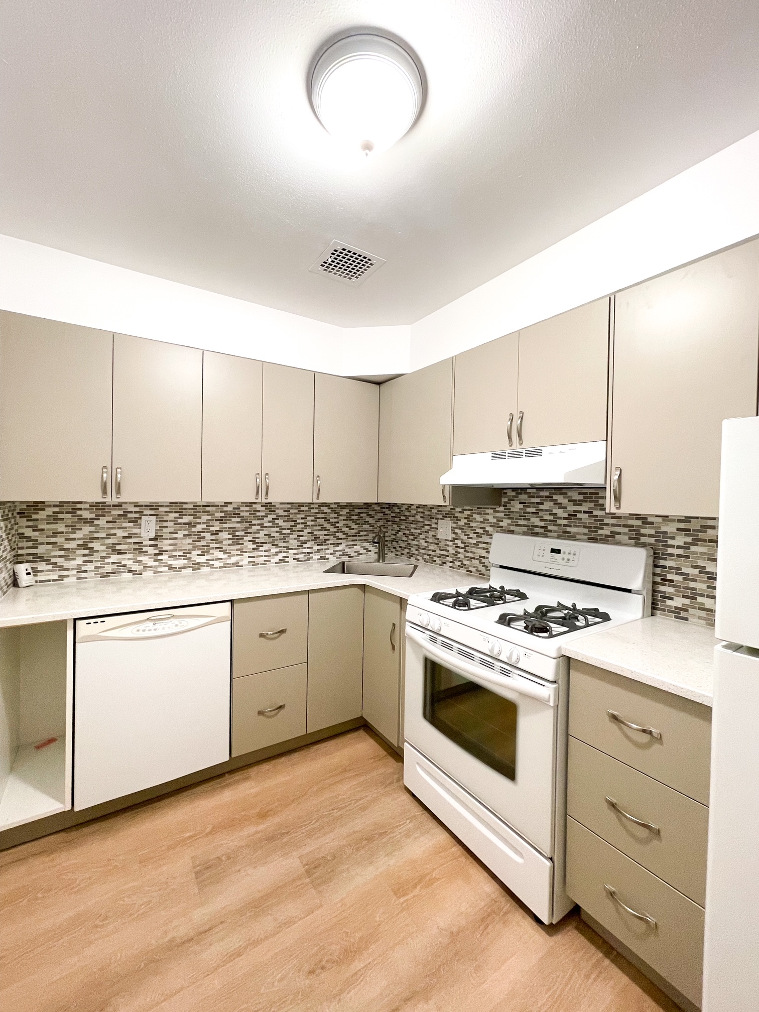 219-08 64th Avenue, Unit L Queens, NY 11364 - Photo 5 of 7