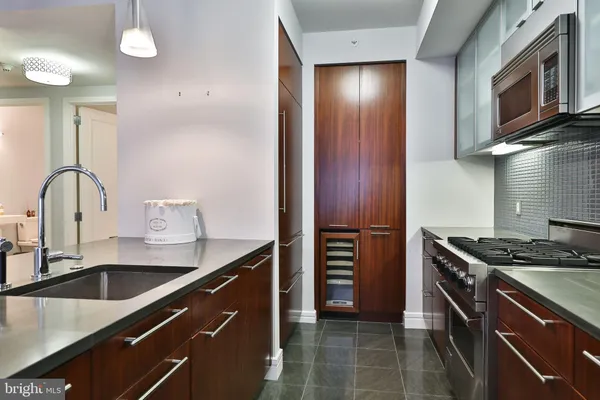 $825,000 | 1414 South Penn Square, Unit 11H, Philadelphia, PA 19102