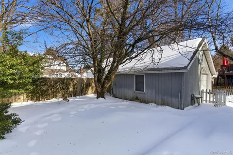 $775,000 | 5 Fenwick Street, Greenlawn, NY 11740