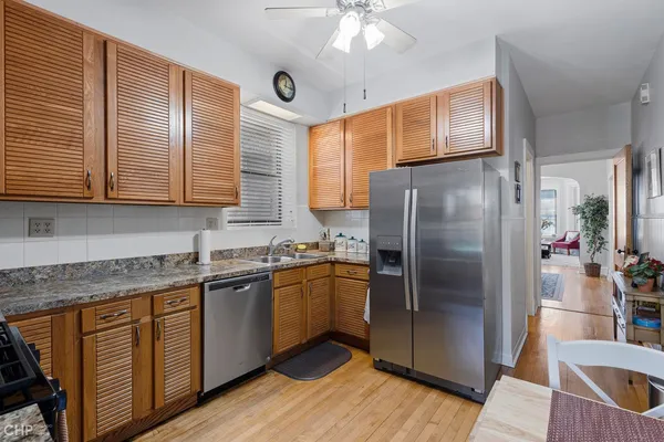 $1,200,000 | 2020 West Waveland Avenue, Chicago, IL 60618