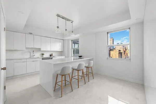 $14,750 | 175 East 62nd Street, Unit 14A | Lenox Hill