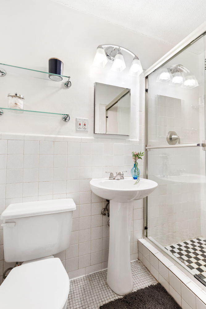 185 Hall Street, Unit 1612 Brooklyn, NY 11205 - Photo 8 of 12