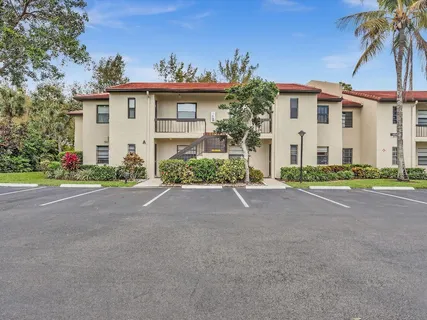 $315,000 | 8410 Casa Del Lago, Unit 20A, Boca Raton, FL 33433