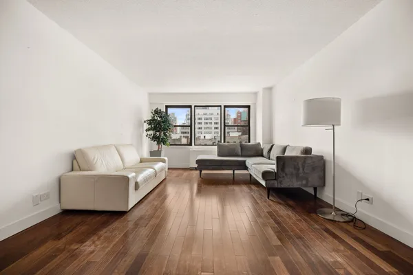 $4,700 | 520 East 81st Street, Unit 9H | Upper East Side