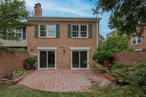 $830,000 | 3726 12th Street South, Arlington, VA 22204