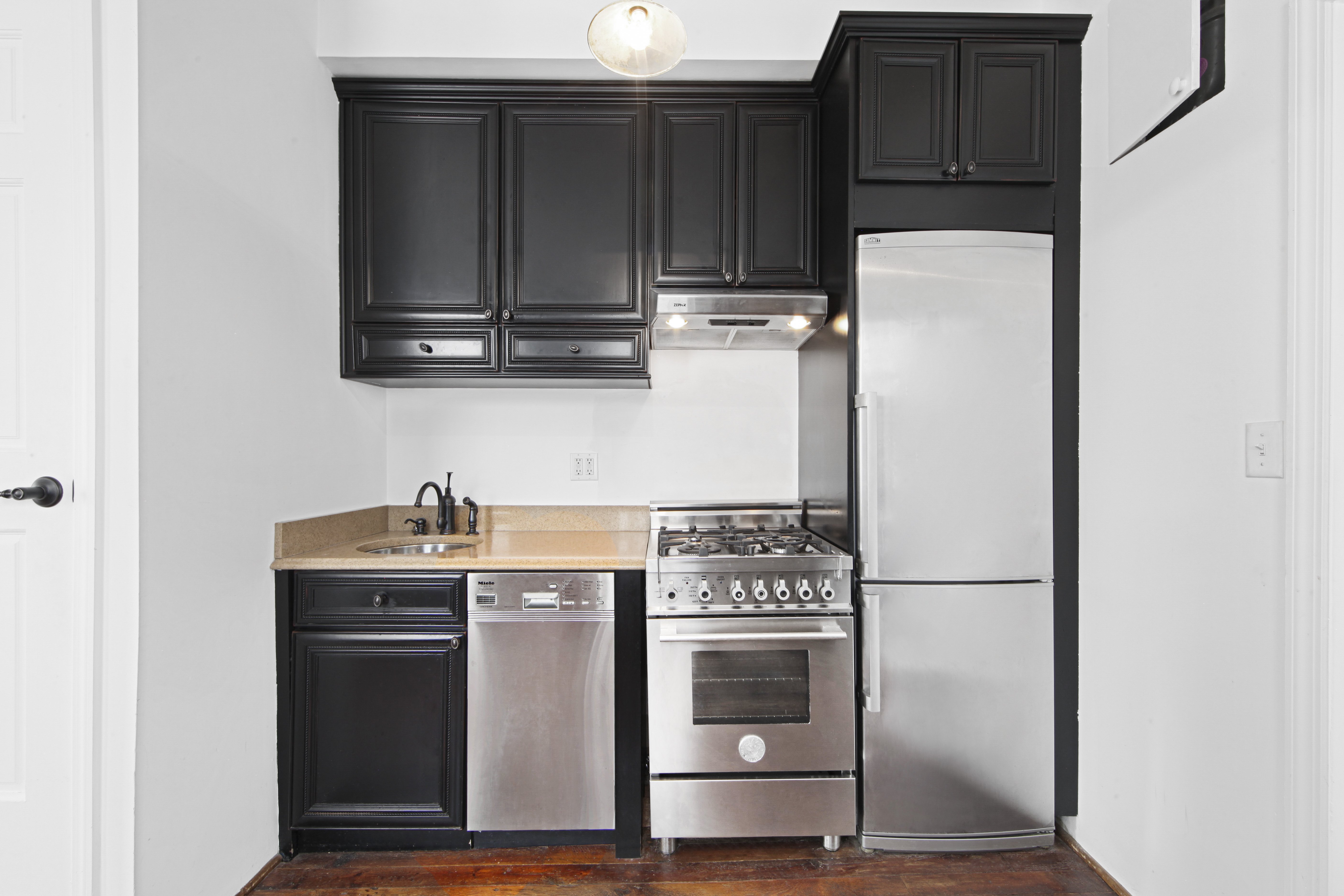 92 Perry Street, Unit 18 Manhattan, NY 10014 - Photo 12 of 16