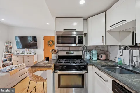 $230,000 | 211 Christian Street, Unit C, Philadelphia, PA 19147