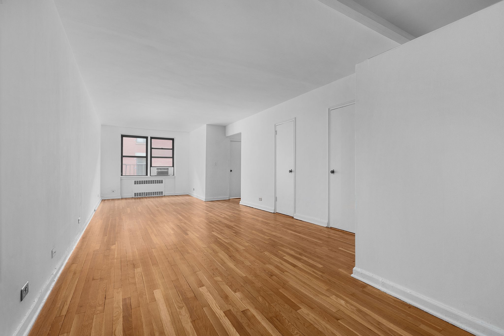 50-54 East 8th Street, Unit 4I Manhattan, NY 10003 - Photo 2 of 6