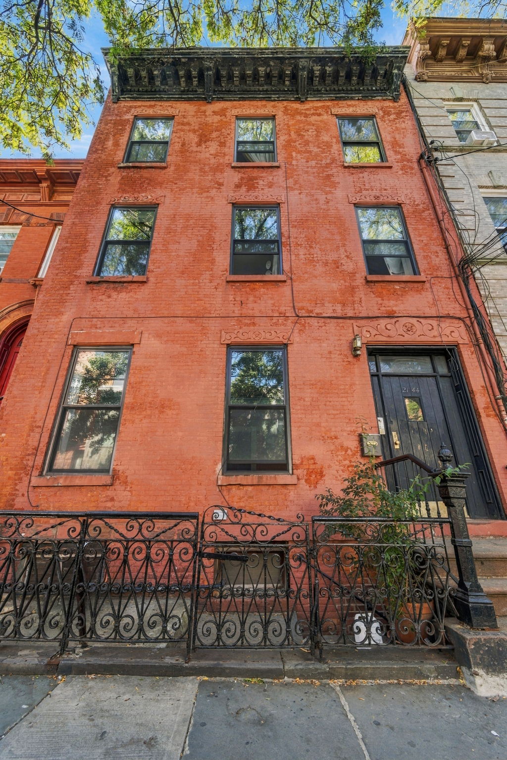 21-44 45th Road Queens, NY 11101 - Photo 8 of 9 Gallery Image 8