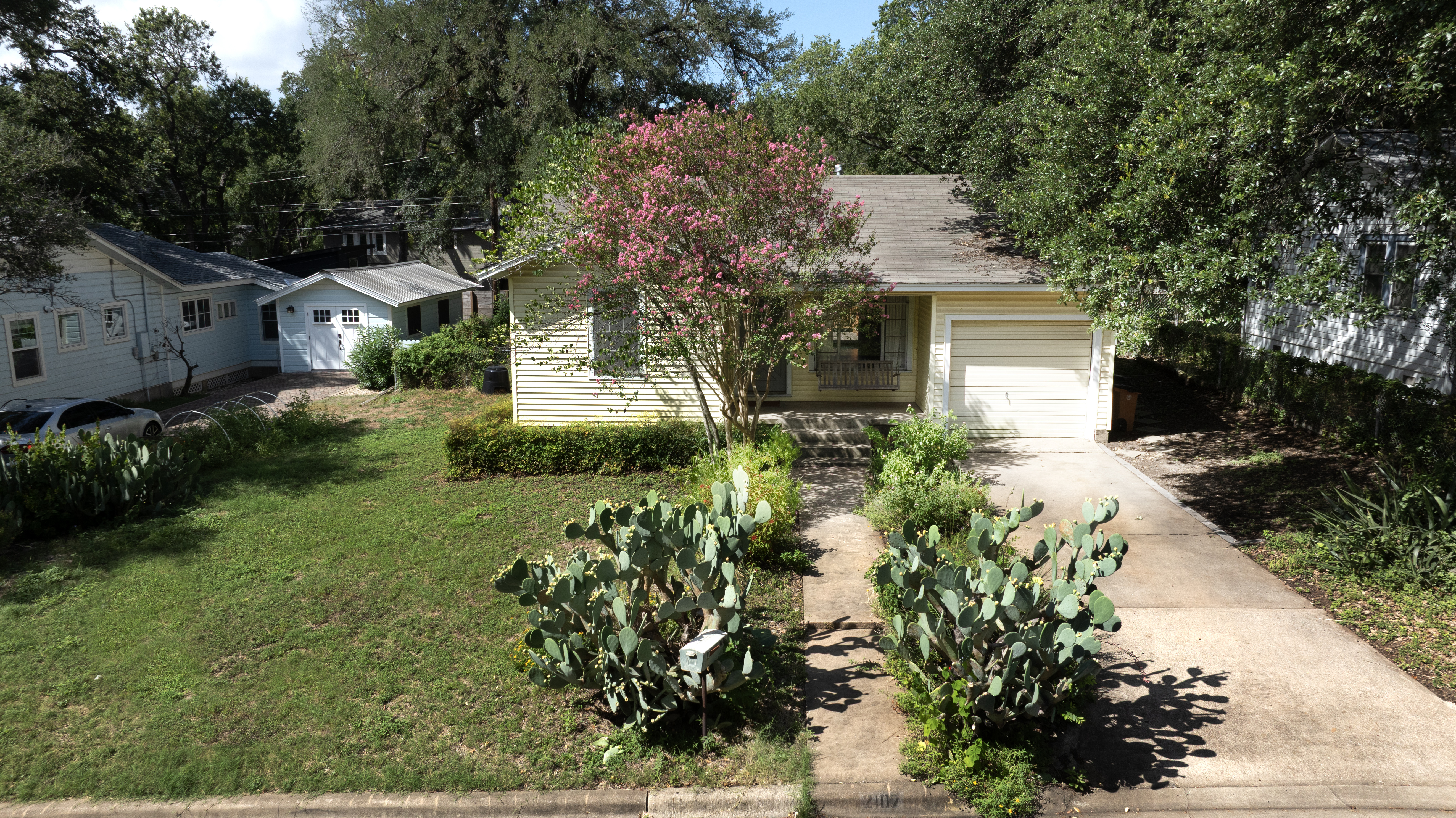 2107 Rabb Glen Street Austin, TX 78704 - Photo 2 of 30