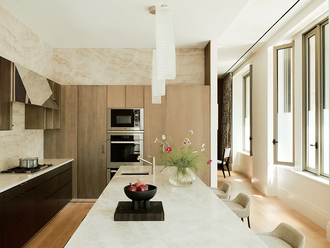 601 Washington Street, Unit THE Manhattan, NY 10014 - Photo 6 of 27