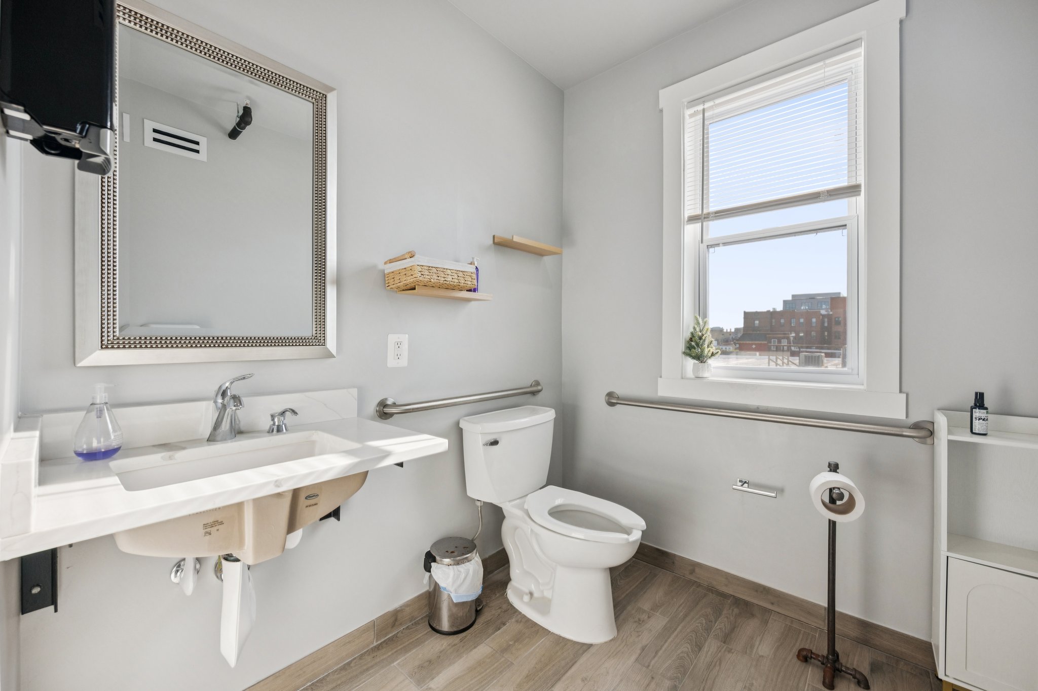 2708 Ontario Road Northwest Washington, DC 20009 - Photo 15 of 38