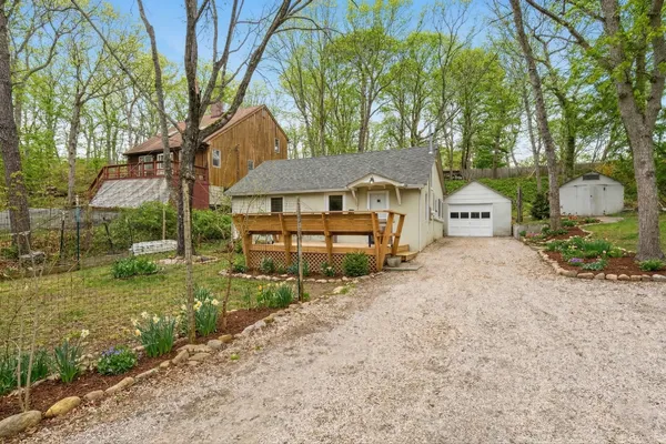 $599,000 | 10 Indian Road, Hampton Bays, NY 11946