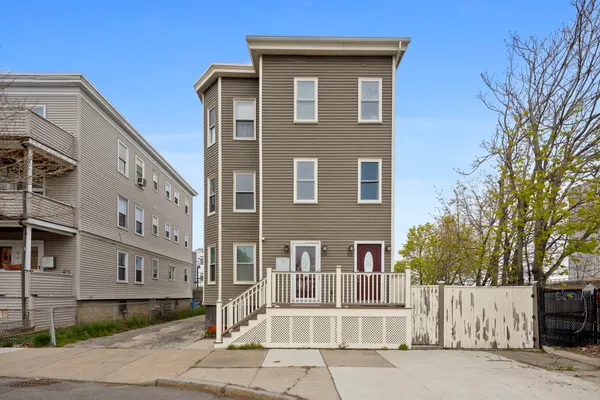 $620,000 | 20 Connecticut Avenue, Unit 2, Somerville, MA 02145