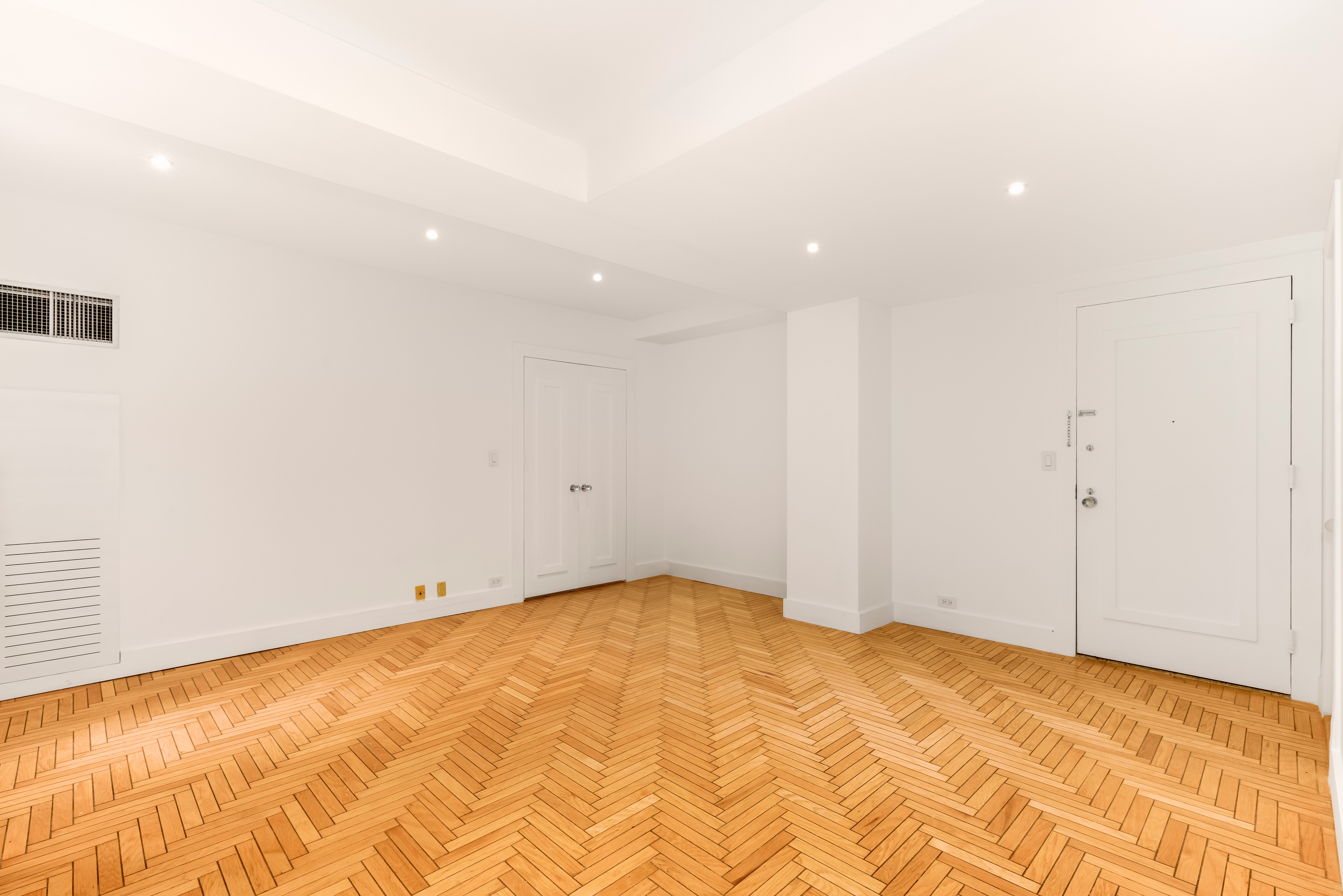 106 Central Park South, Unit 9J Manhattan, NY 10019 - Photo 3 of 18 Gallery Image 3