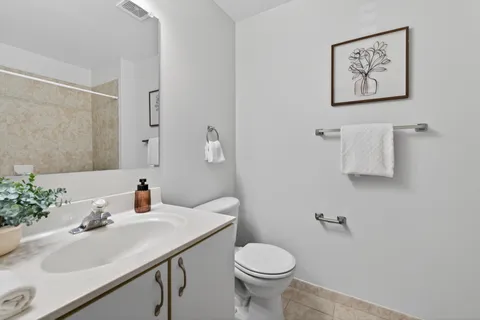 $325,000 | 925 Hillside Lake Terrace, Unit 210, Gaithersburg, MD 20878
