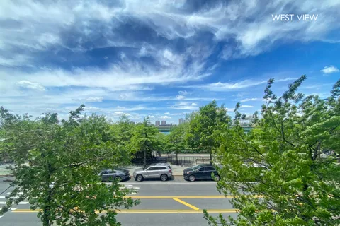 $1,100,000 | 120 Riverside Boulevard, Unit 3R | Upper West Side