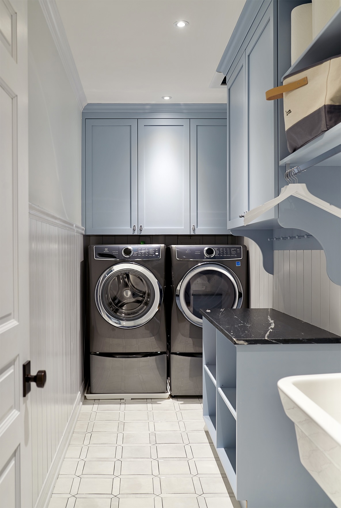435 Clinton Avenue Brooklyn, NY 11238 - Photo 25 of 27 a utility room with dryer and washer